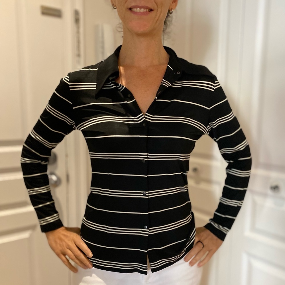 EUC Tahari snap up striped Long sleeve top